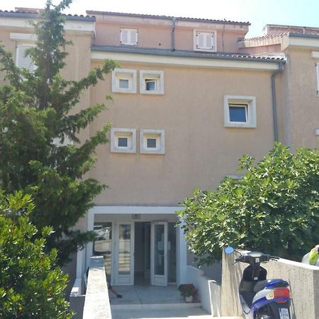 Studio Apartment Novi Vinodolski Kültér fotó