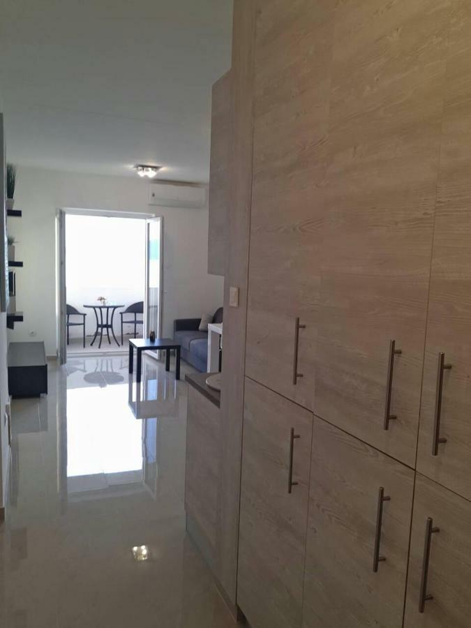 Studio Apartment Novi Vinodolski Kültér fotó